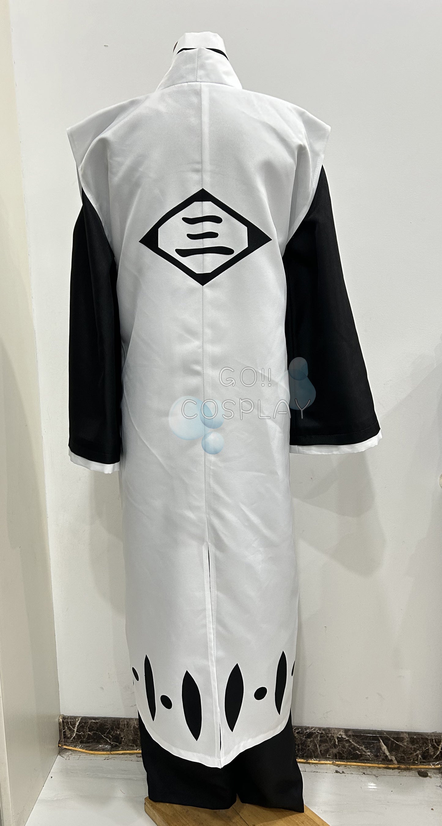 Gin Ichimaru Cosplay Costume for Sale